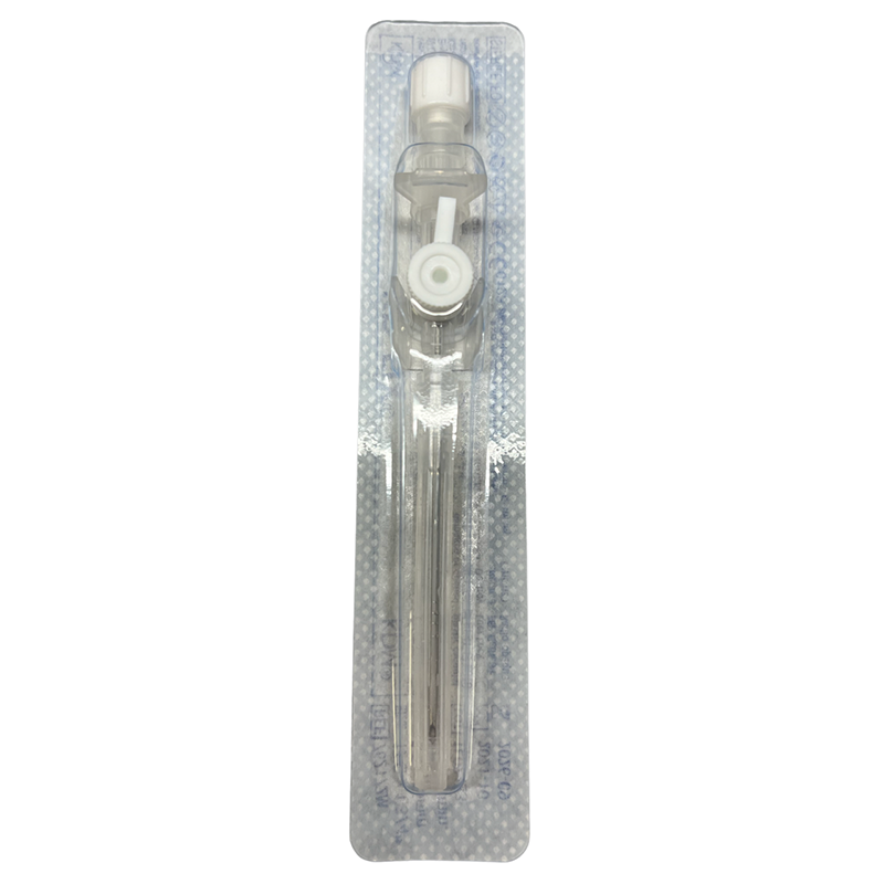 Intravenózní kanyla KDM s křidélky, s portem - bílá, G17, 1,5 x 45 mm